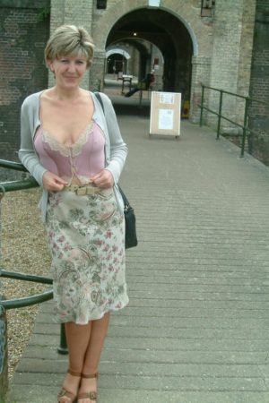 Besoin de compagnie cette nuit Émilie - rencontre-Cougar-Clermont-Ferrand