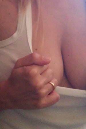 Noémie - rencontre-MILF-Béziers