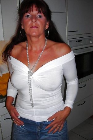 Luce - rencontre-Milf-Aix-en-Provence
