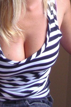 Sociable, curieuse, drôle Léa - rencontre-Milf-Lyon